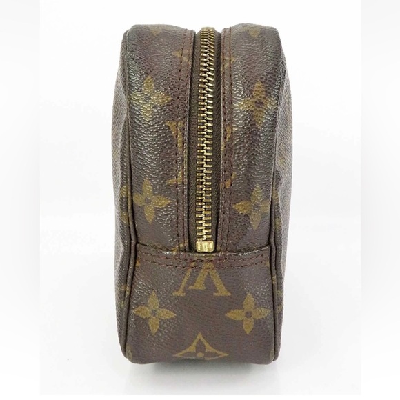 Louis Vuitton Monogram Brown Toiletry Bag - Picture 4 of 16